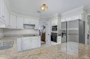 405 Canterbury Ln, Gulf Breeze, FL 32561 - Photo 9