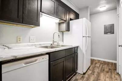 2303 W Michigan Ave #A6, Pensacola, FL 32526 - Photo 9