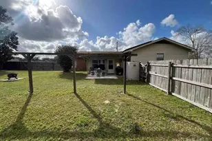 516 Monroe Ave, Cantonment, FL 32533 - Photo 5