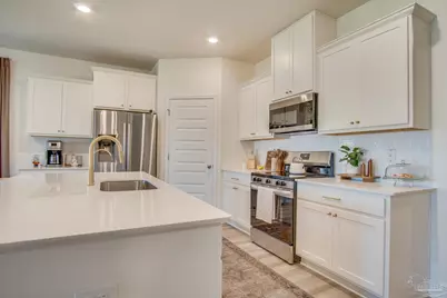 8130 Fir Tree Dr, Milton, FL 32583 - Photo 11