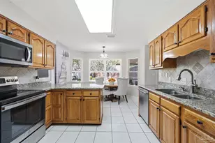 6878 Camarilla Ct, Navarre, FL 32566 - Photo 7