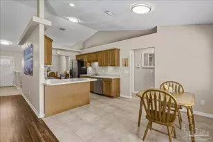 2528 Houston Cir, Gulf Breeze, FL 32563 - Photo 9