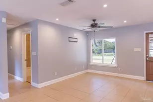 30 Hancock Ln, Pensacola, FL 32503 - Photo 5