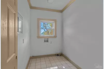 255 Bayshore Dr, Pensacola, FL 32507 - Photo 37