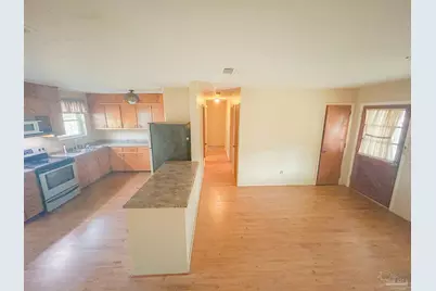 6511 E Shore Dr, Pensacola, FL 32505 - Photo 5