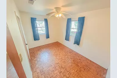 6511 E Shore Dr, Pensacola, FL 32505 - Photo 9