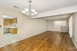 2817 Oakridge Dr, Gulf Breeze, FL 32563 - Photo 9