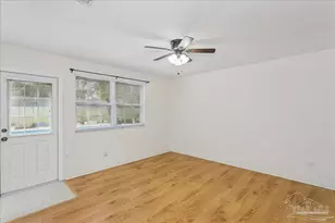 2817 Oakridge Dr, Gulf Breeze, FL 32563 - Photo 17