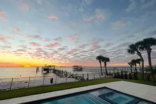 525 Deer Point Dr, Gulf Breeze, FL 32561 - Photo 5