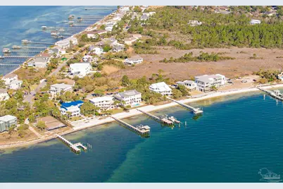 525 Deer Point Dr, Gulf Breeze, FL 32561 - Photo 3