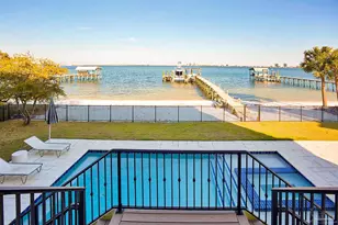 525 Deer Point Dr, Gulf Breeze, FL 32561 - Photo 1