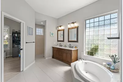 1183 Grand Pointe Dr, Gulf Breeze, FL 32563 - Photo 29