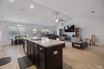 3527 Bonfire Ln, Pensacola, FL 32526 - Photo 11