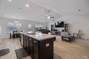 3527 Bonfire Ln, Pensacola, FL 32526 - Photo 11