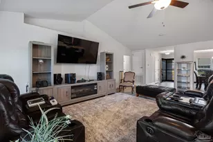 3527 Bonfire Ln, Pensacola, FL 32526 - Photo 7