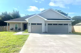 1315 W Scott St, Pensacola, FL 32501 - Photo 1