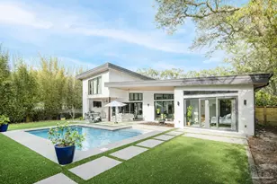 146 Highpoint Dr, Gulf Breeze, FL 32561 - Photo 1