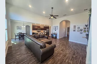 3451 Pelican Bay Cir, Gulf Breeze, FL 32563 - Photo 13