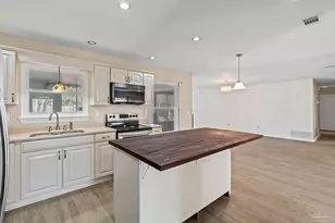 8229 Ridgefield Rd, Pensacola, FL 32514 - Photo 11