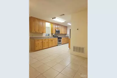 6412 W Fairfield Dr, Pensacola, FL 32506 - Photo 9