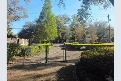 6412 W Fairfield Dr, Pensacola, FL 32506 - Photo 5