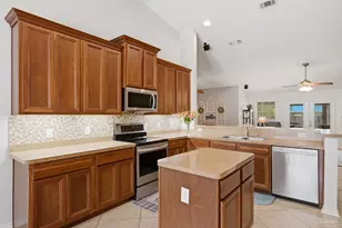 8435 Ferlon Ave, Pensacola, FL 32526 - Photo 9