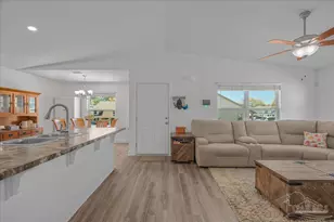 6292 Cardinal Cove Ln, Pensacola, FL 32504 - Photo 5