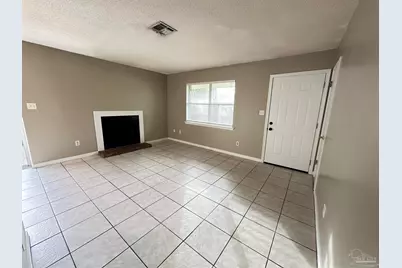 676 S 72nd Ave #B, Pensacola, FL 32506 - Photo 3