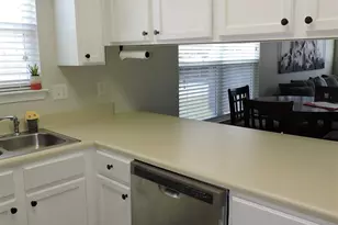 3060 Flintlock Dr, Pensacola, FL 32526 - Photo 9