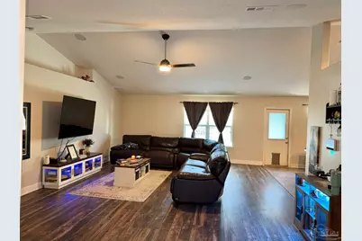 1644 Twin Pines Cir, Cantonment, FL 32533 - Photo 3