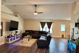 1644 Twin Pines Cir, Cantonment, FL 32533 - Photo 3