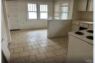 115 N I St, Pensacola, FL 32501 - Photo 5