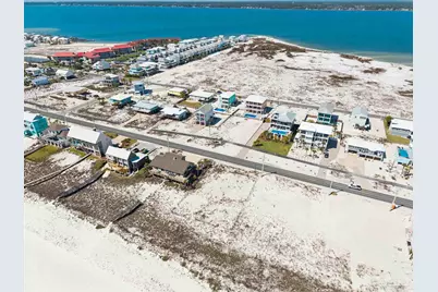 7539 Gulf Blvd, Navarre Beach, FL 32566 - Photo 9