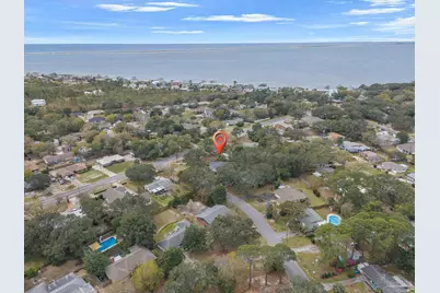 306 Shoreline Dr, Gulf Breeze, FL 32561 - Photo 39