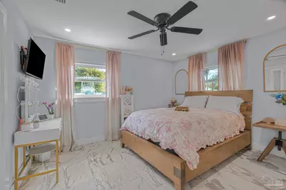 306 Shoreline Dr, Gulf Breeze, FL 32561 - Photo 23