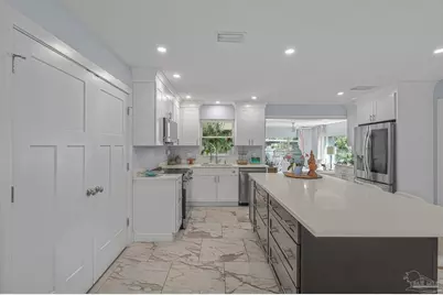 306 Shoreline Dr, Gulf Breeze, FL 32561 - Photo 13