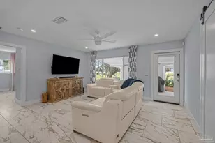 306 Shoreline Dr, Gulf Breeze, FL 32561 - Photo 9