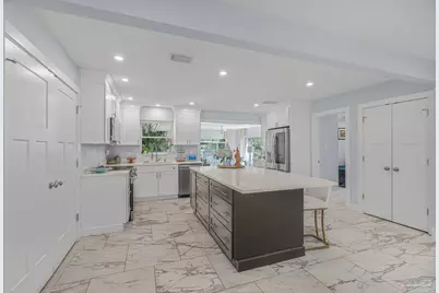 306 Shoreline Dr, Gulf Breeze, FL 32561 - Photo 13