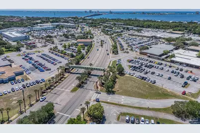 306 Shoreline Dr, Gulf Breeze, FL 32561 - Photo 61