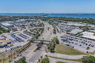306 Shoreline Dr, Gulf Breeze, FL 32561 - Photo 61