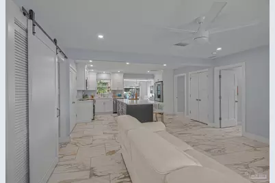 306 Shoreline Dr, Gulf Breeze, FL 32561 - Photo 11