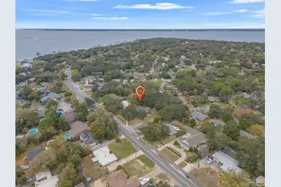 306 Shoreline Dr, Gulf Breeze, FL 32561 - Photo 37