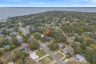 306 Shoreline Dr, Gulf Breeze, FL 32561 - Photo 37