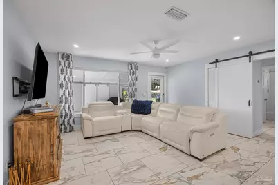 306 Shoreline Dr, Gulf Breeze, FL 32561 - Photo 9