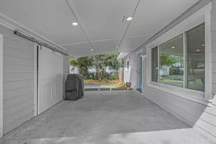 306 Shoreline Dr, Gulf Breeze, FL 32561 - Photo 5