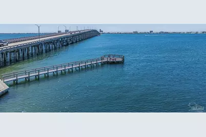 306 Shoreline Dr, Gulf Breeze, FL 32561 - Photo 57