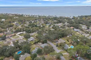 306 Shoreline Dr, Gulf Breeze, FL 32561 - Photo 43