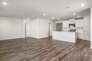 2067 Wiregrass St, Navarre, FL 32566 - Photo 3