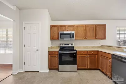 6525 Tampa Dr, Pensacola, FL 32526 - Photo 7