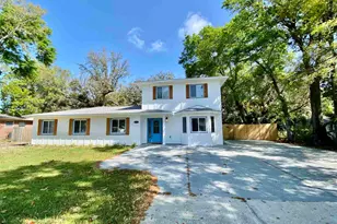 402 Fairpoint Dr, Gulf Breeze, FL 32561 - Photo 1